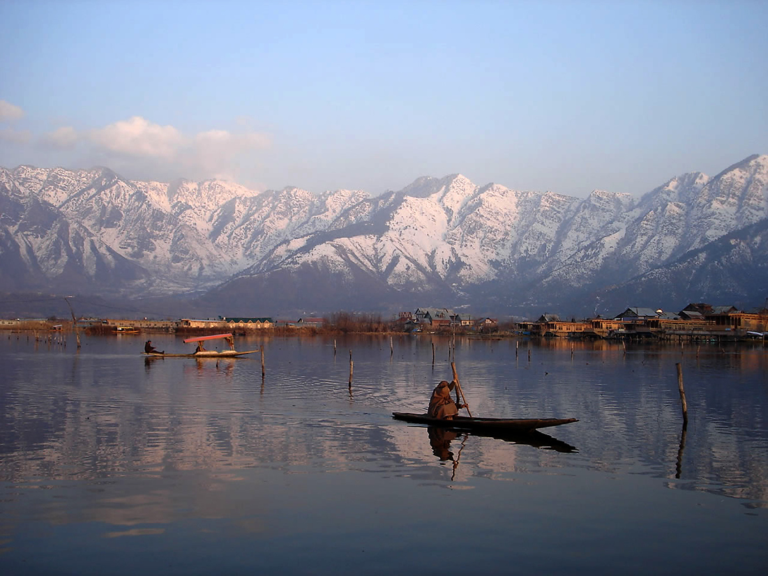 enchanting beauty of kashmir never fails to attract tourist from